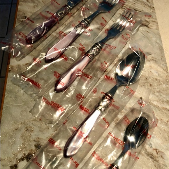 Vietri Aladdin Antique finish Lilac/Abalone Flatware 30 pieces Open box$900 - Picture 6 of 12